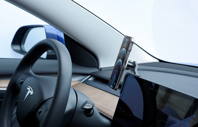 CellularLine In-Car Mobilholder for Tesla med Magsafe