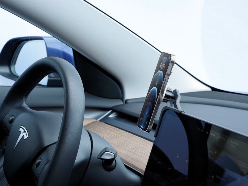 CellularLine In-Car Mobilholder for Tesla med Magsafe